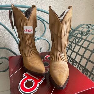 Dingo Western Boots Tres Fringe Suede SZ 10M Tan